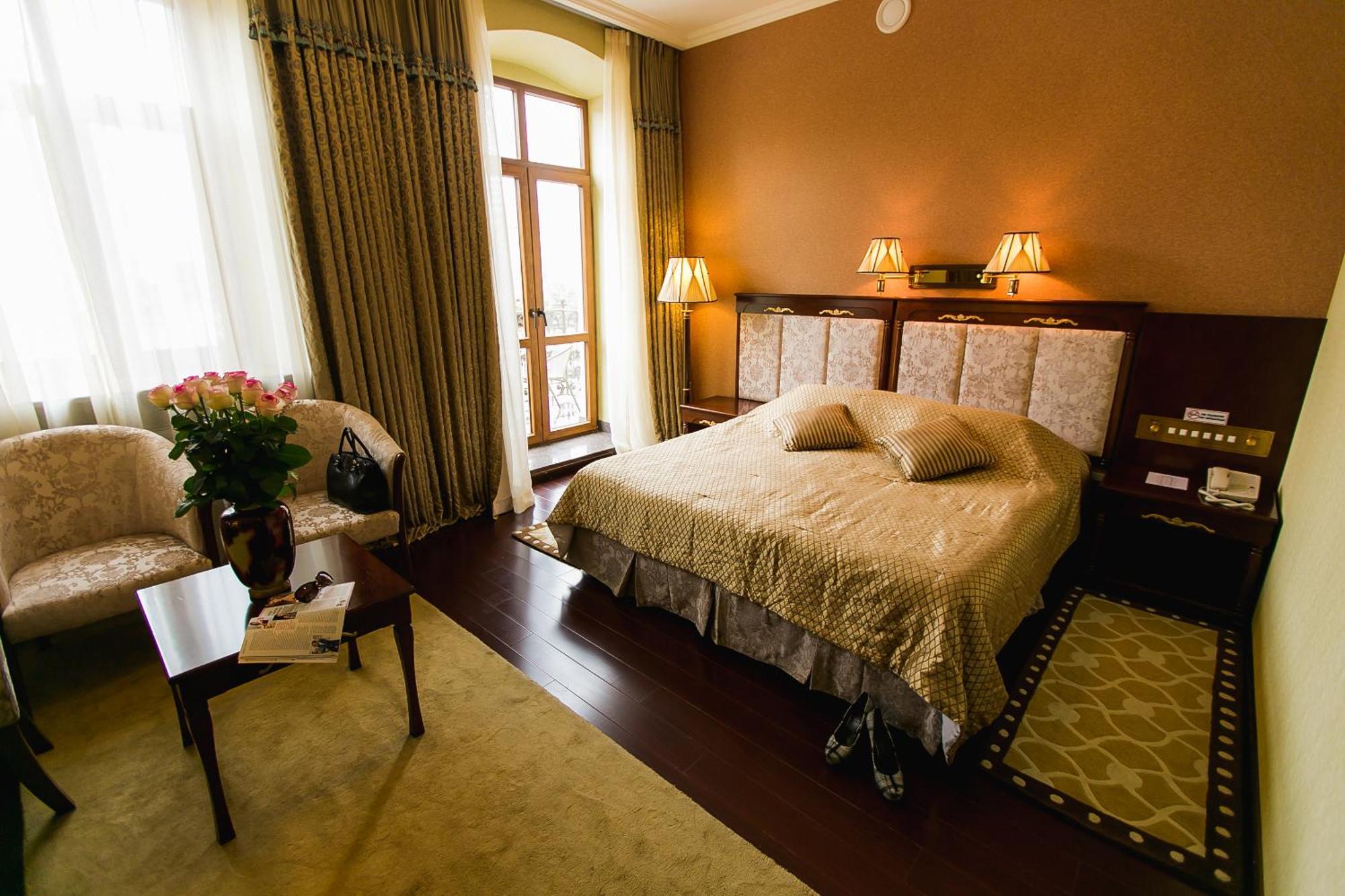Allureinn Hotel And Spa Chernivtsi Exterior foto
